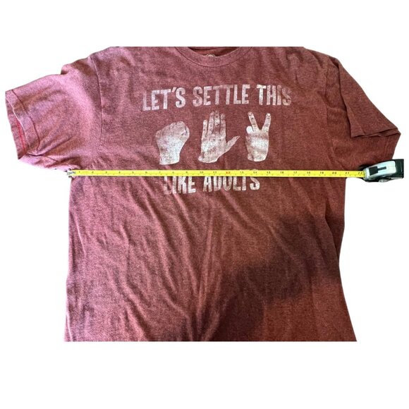 EUC Men's graphic Tshirt Large Maroon red Cotton Poly blend Rock Paper Scissors - Picture 3 of 4